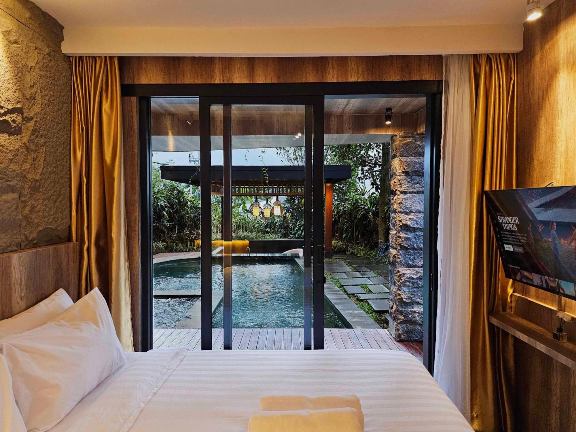 Villa 4-Br Klub Bunga No 4 Batu Malang Esterno foto