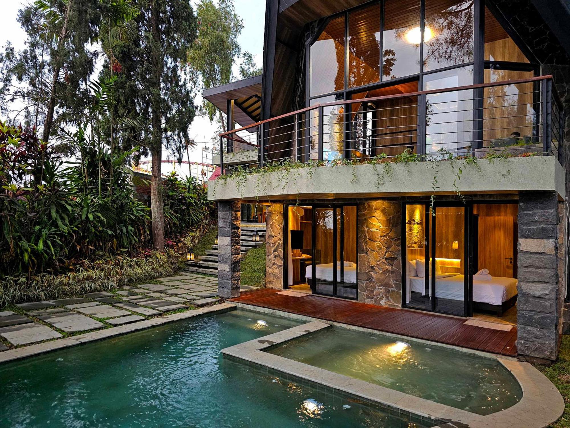 Villa 4-Br Klub Bunga No 4 Batu Malang Esterno foto