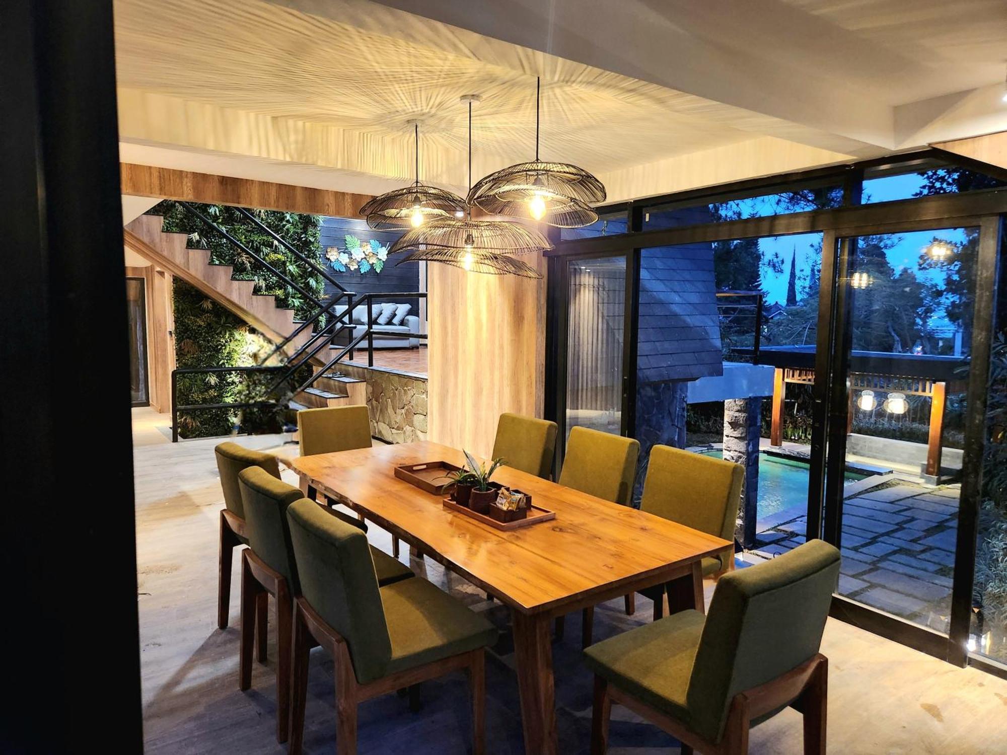 Villa 4-Br Klub Bunga No 4 Batu Malang Esterno foto