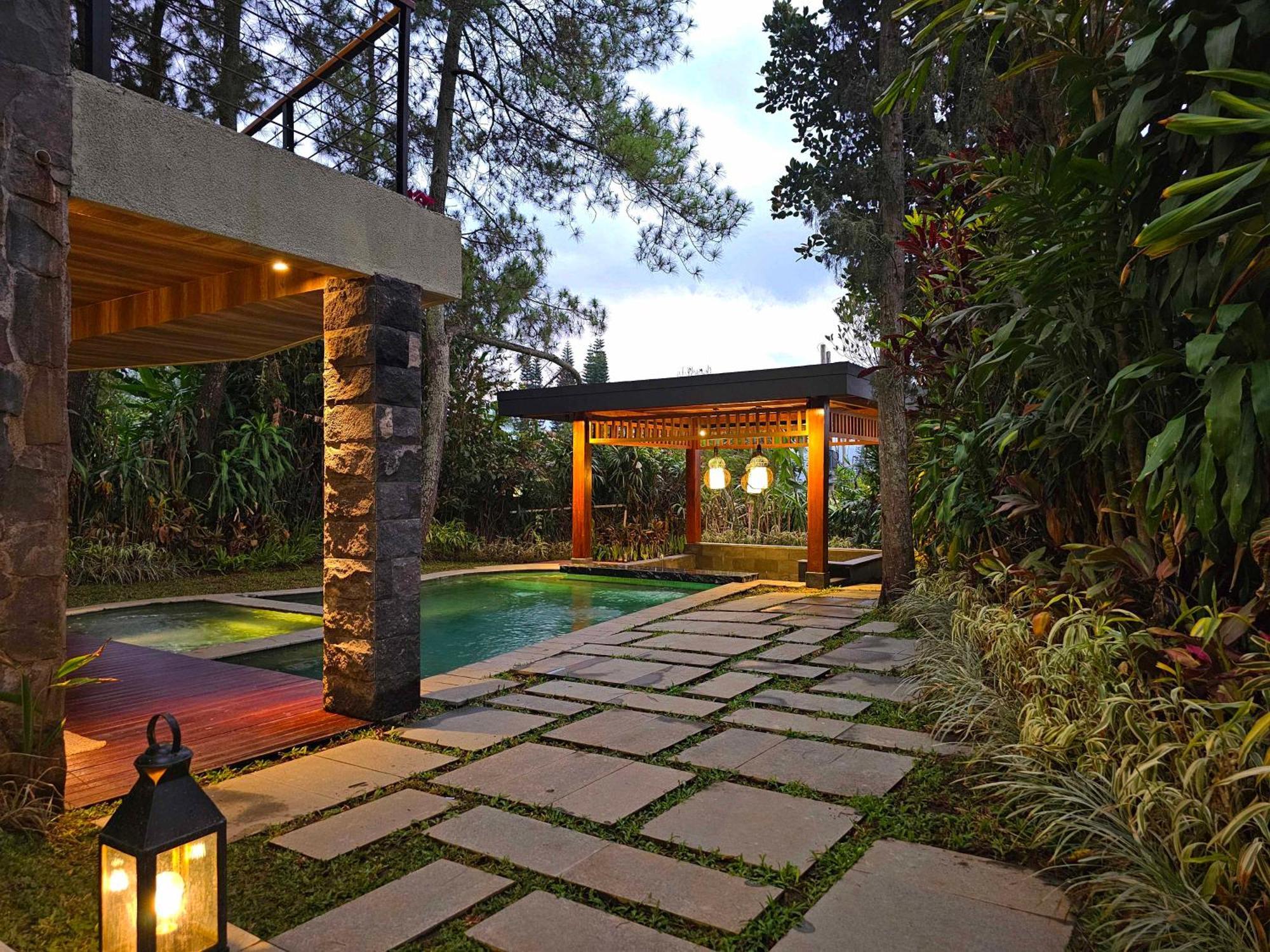 Villa 4-Br Klub Bunga No 4 Batu Malang Esterno foto